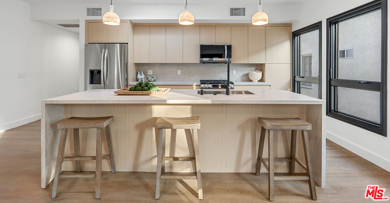 132 S Oakhurst Dr Unit: 3