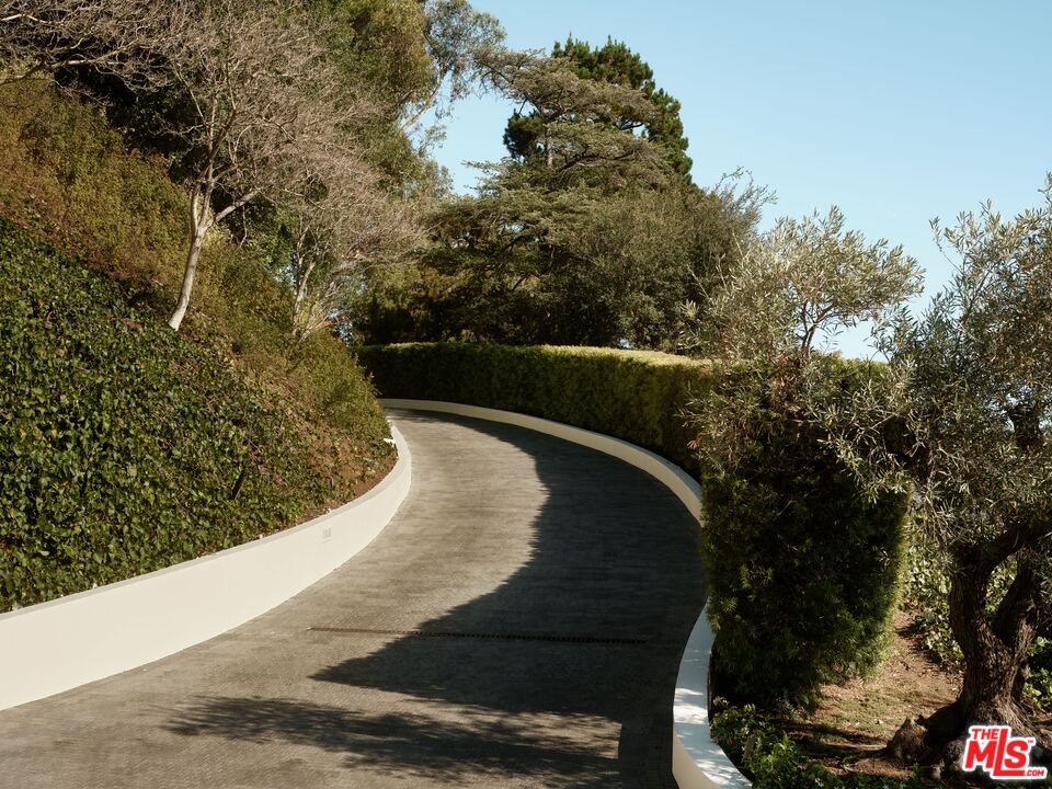 851 Strada Vecchia Rd