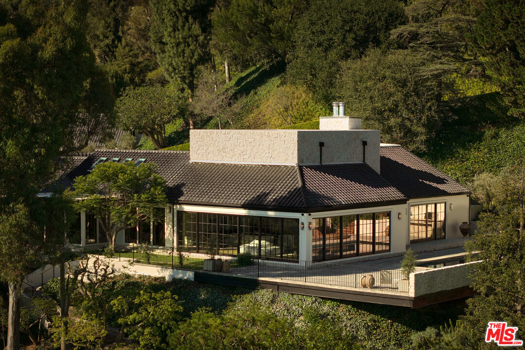 851 Strada Vecchia Rd