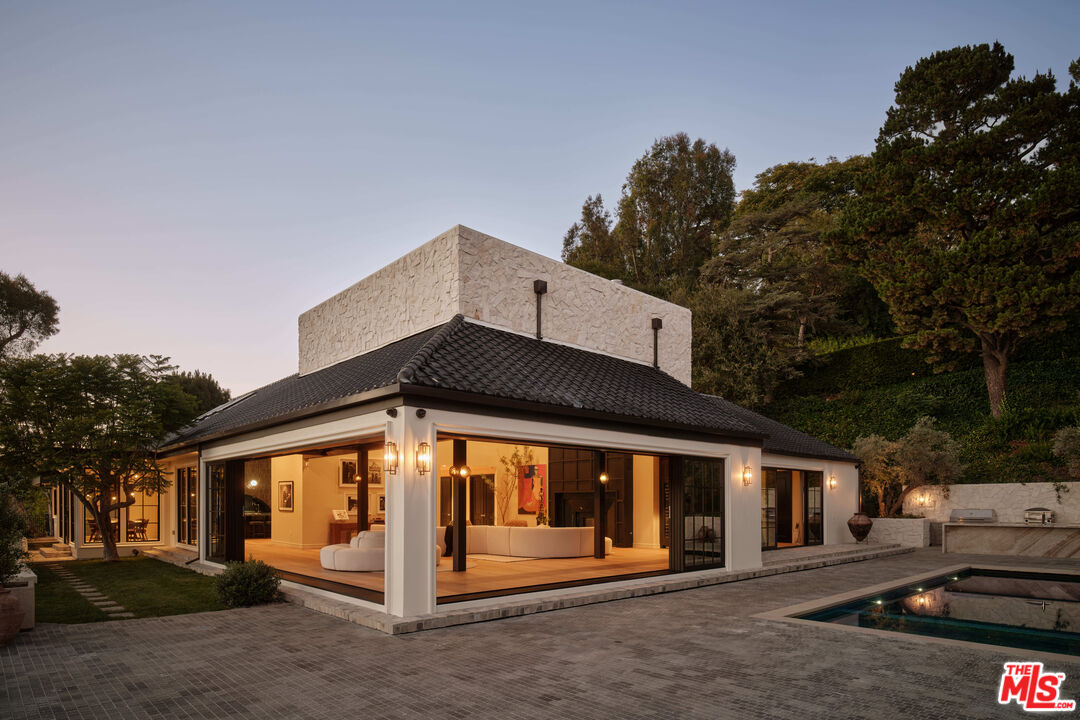 851 Strada Vecchia Rd