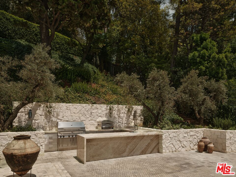 851 Strada Vecchia Rd