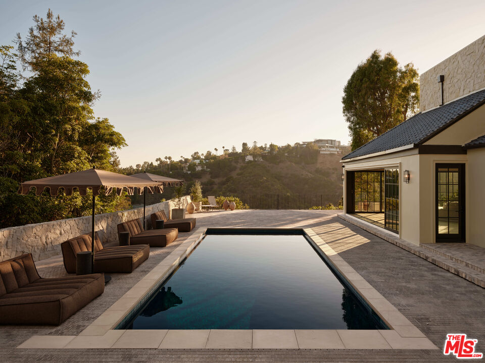 851 Strada Vecchia Rd