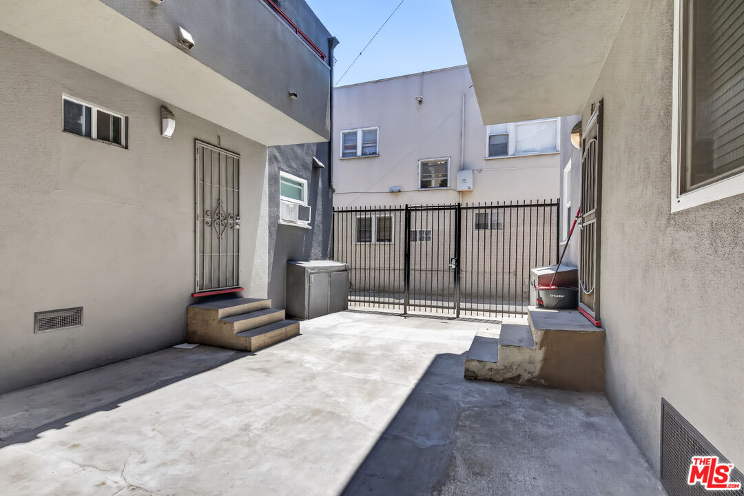 727 Olive Ave