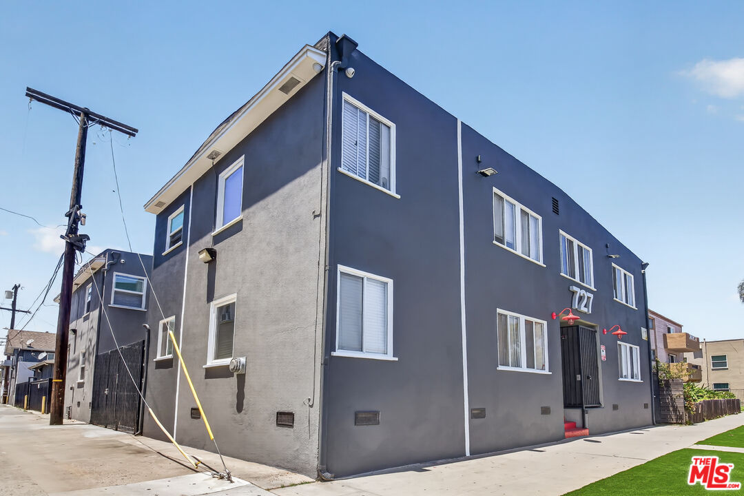 727 Olive Ave