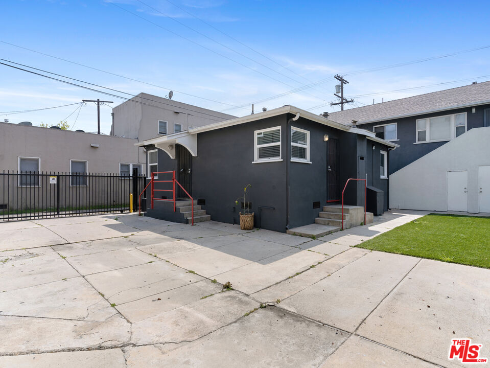 727 Olive Ave