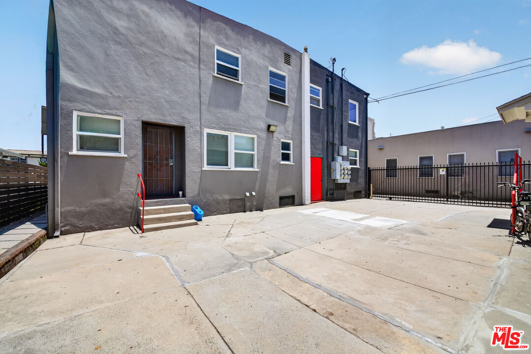 727 Olive Ave