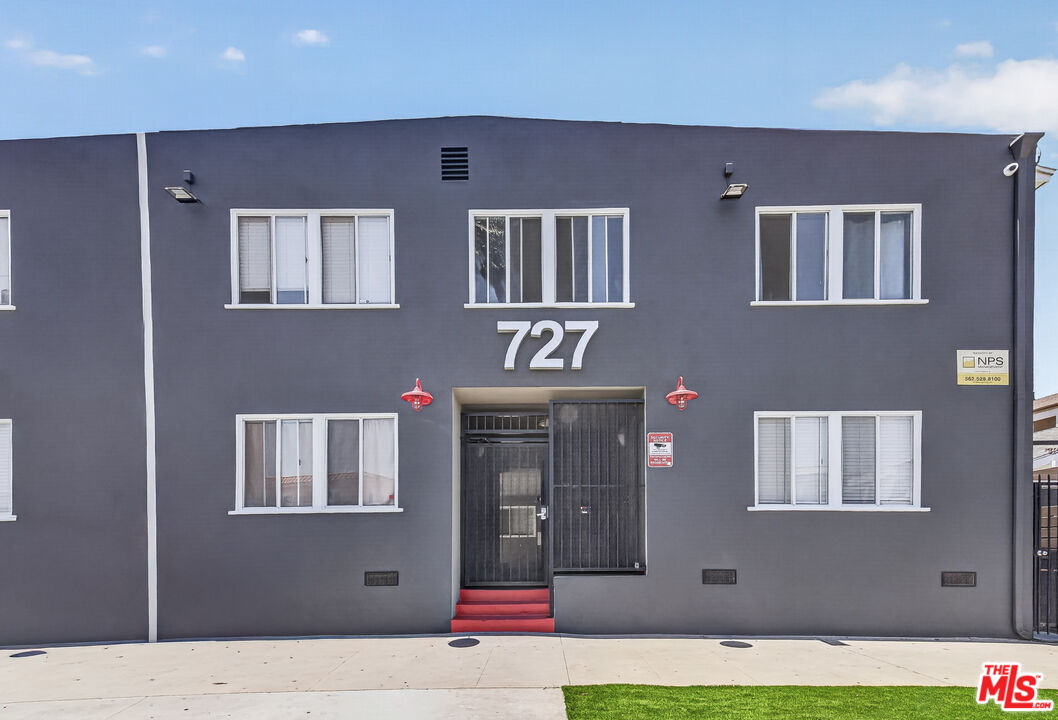727 Olive Ave