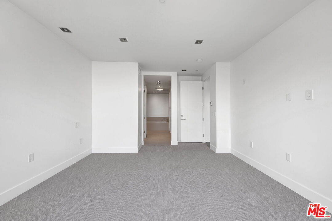 432 N Oakhurst Dr Unit: 402