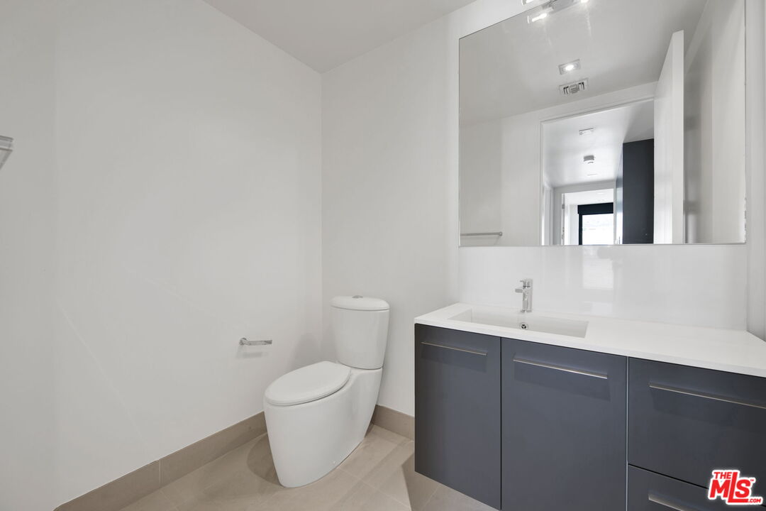 432 N Oakhurst Dr Unit: 402