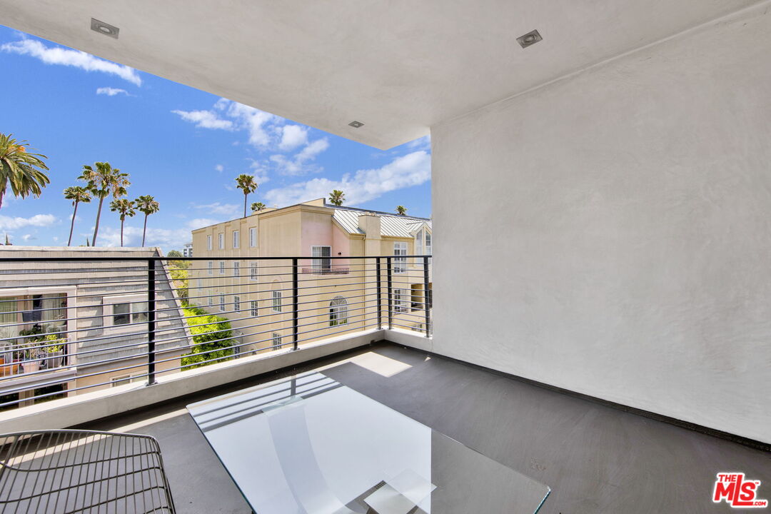432 N Oakhurst Dr Unit: 402