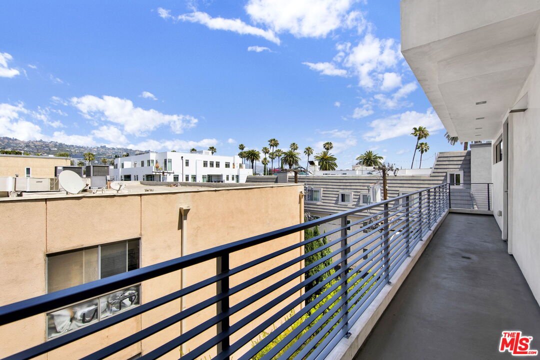 432 N Oakhurst Dr Unit: 402