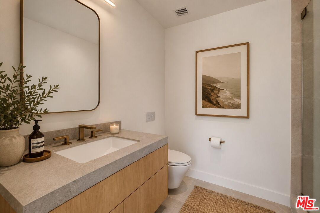 917 Hilldale Ave Unit: 1/2