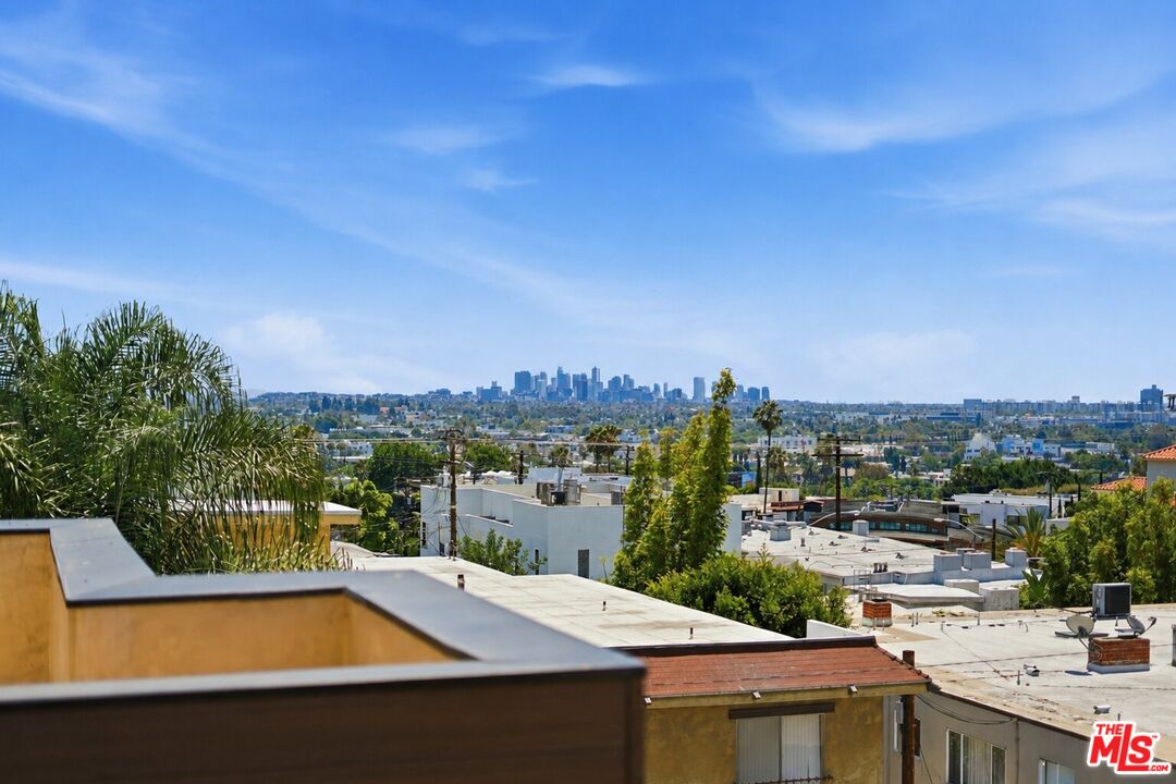 917 Hilldale Ave Unit: 1/2
