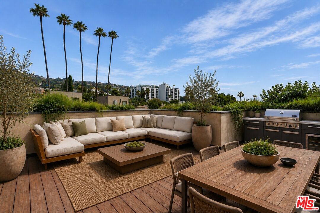 917 Hilldale Ave Unit: 1/2