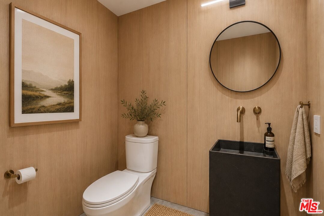 917 Hilldale Ave Unit: 1/2