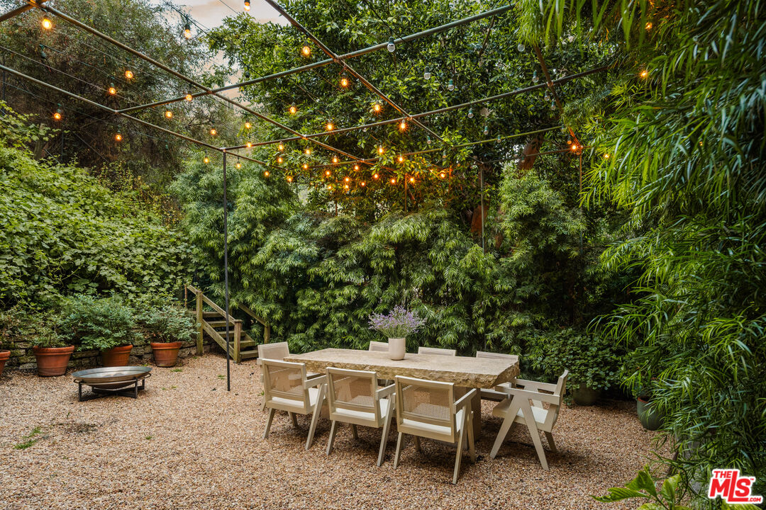 2424 Nichols Canyon Rd