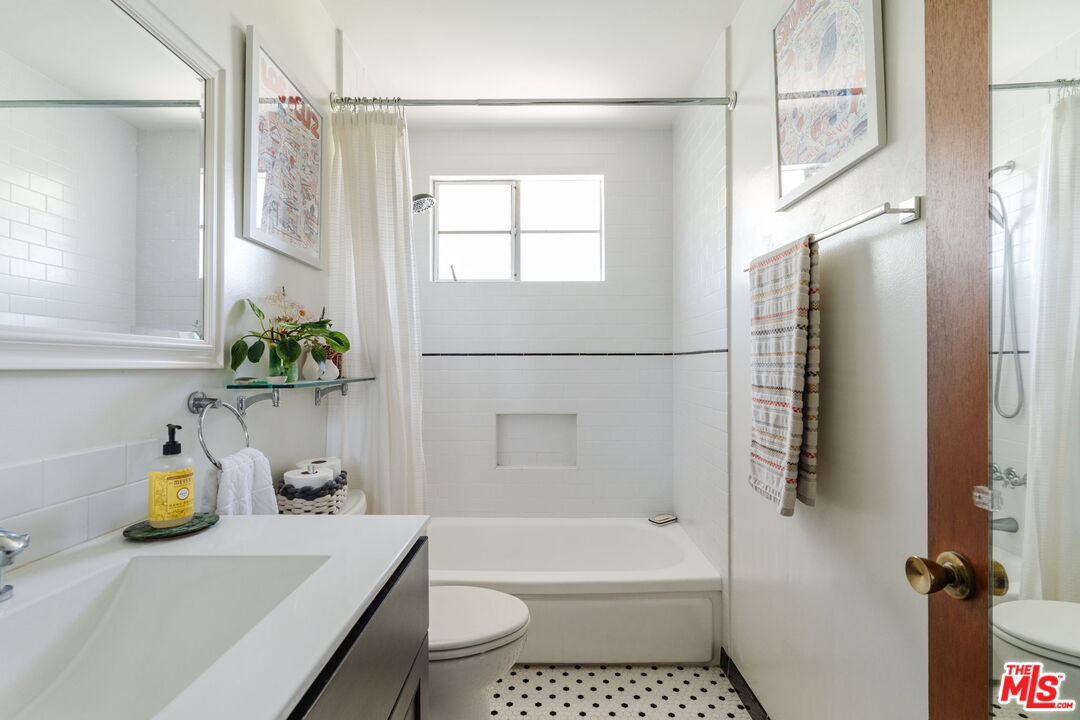 4501 Finley Ave Unit: 10