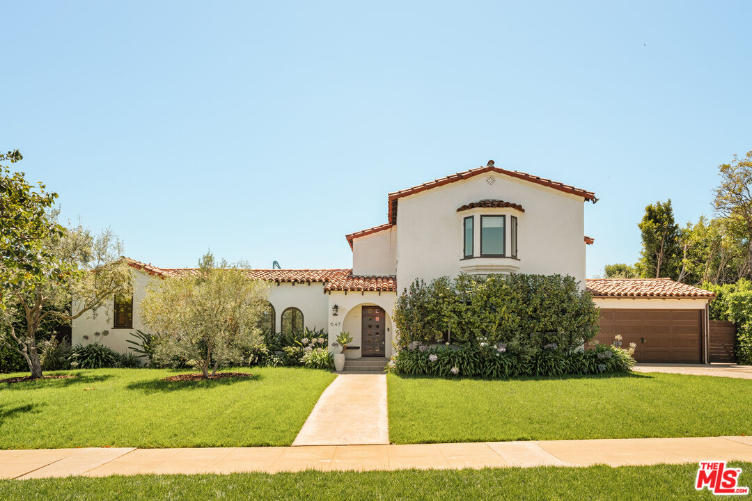 647 Toyopa Dr