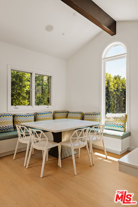 647 Toyopa Dr