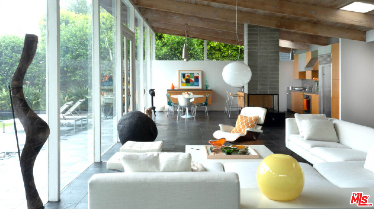 15146 Mulholland Dr