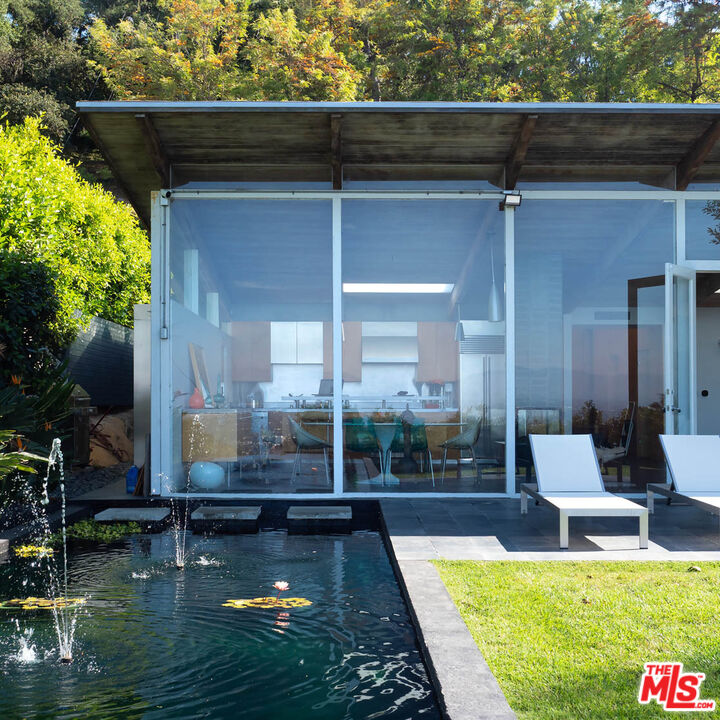 15146 Mulholland Dr