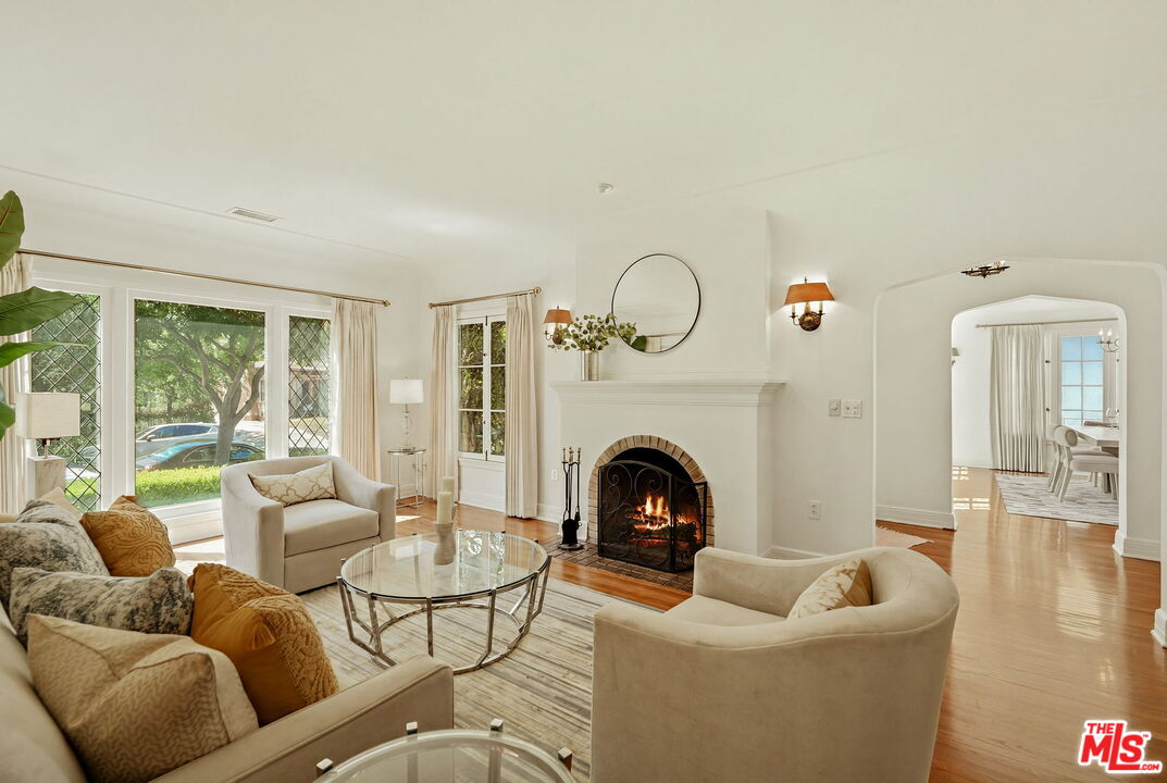 1174 Masselin Ave