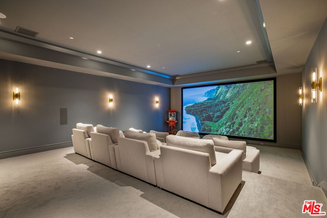 22 Oakmont Dr