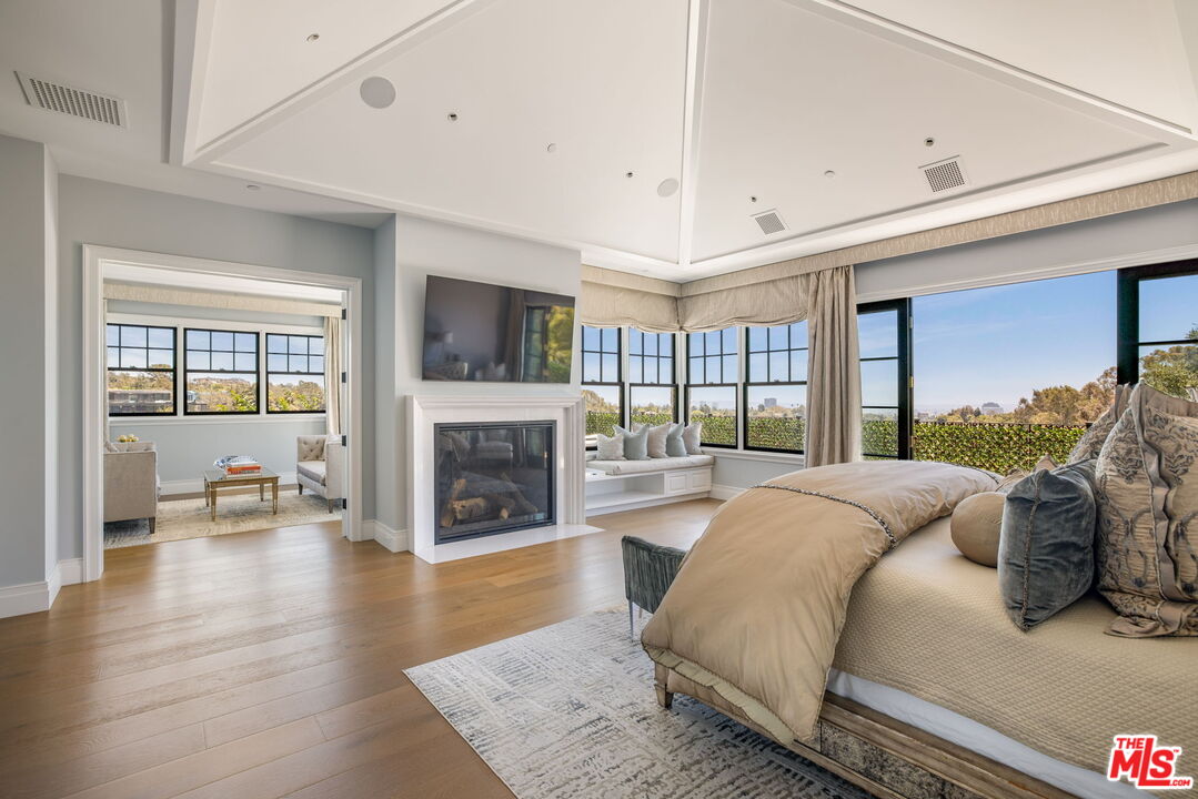 22 Oakmont Dr