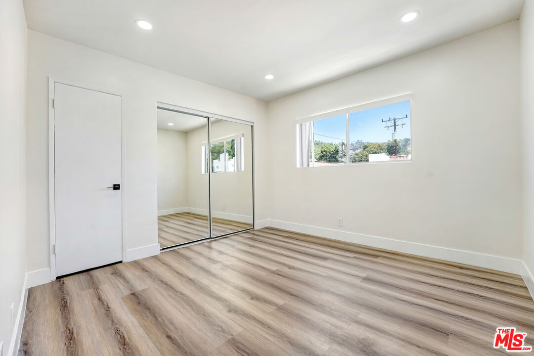 8208 Romaine St Unit: 4