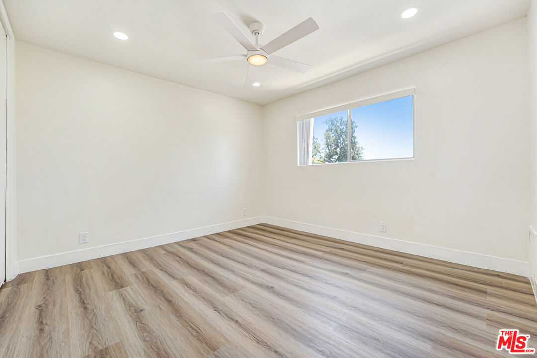 8208 Romaine St Unit: 4