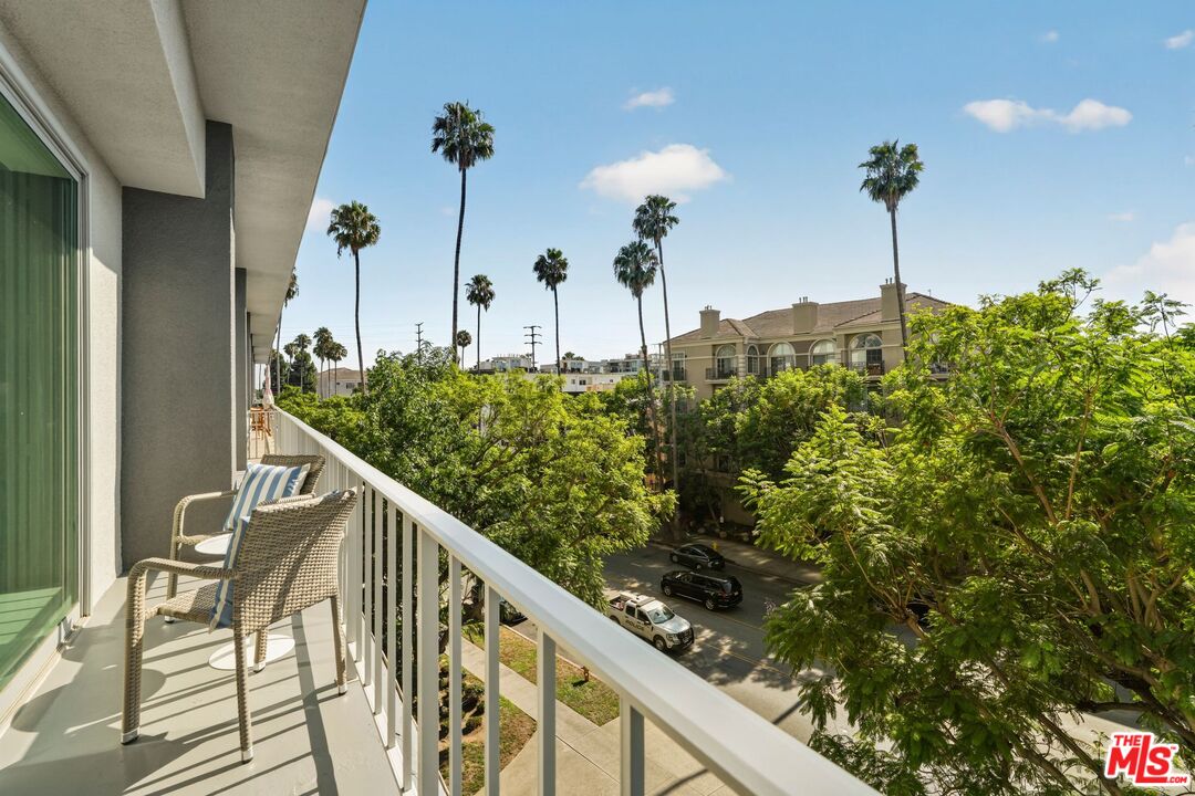 100 S Doheny Dr Unit: 402