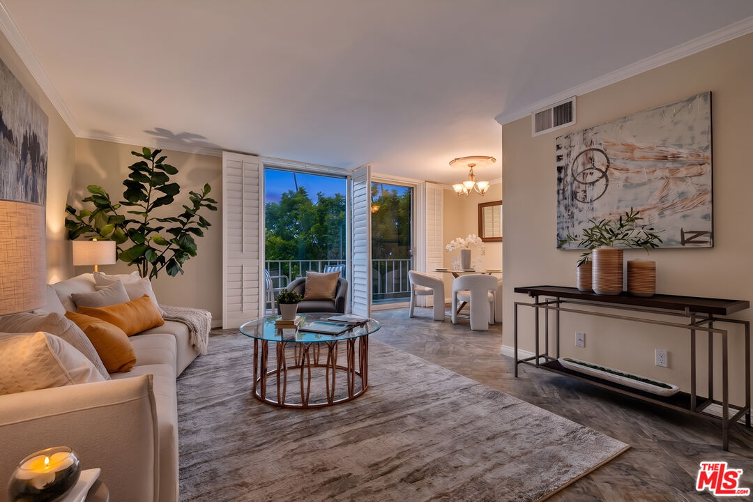 100 S Doheny Dr Unit: 402