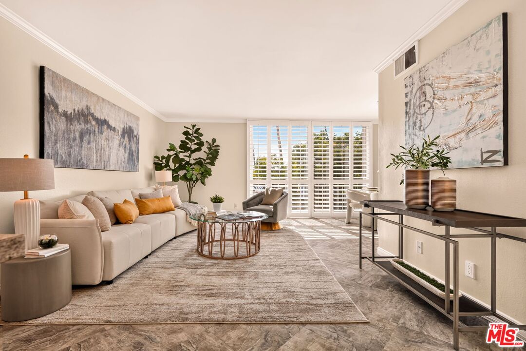 100 S Doheny Dr Unit: 402