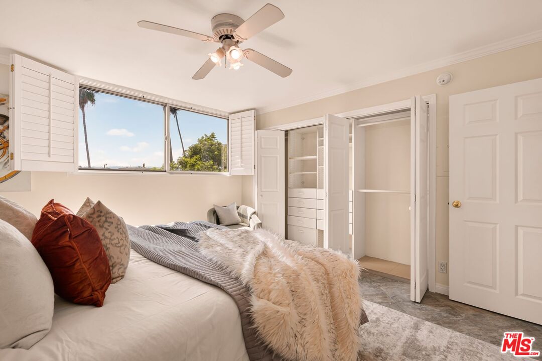 100 S Doheny Dr Unit: 402