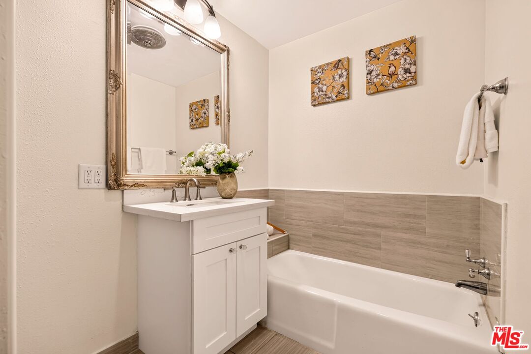 100 S Doheny Dr Unit: 402