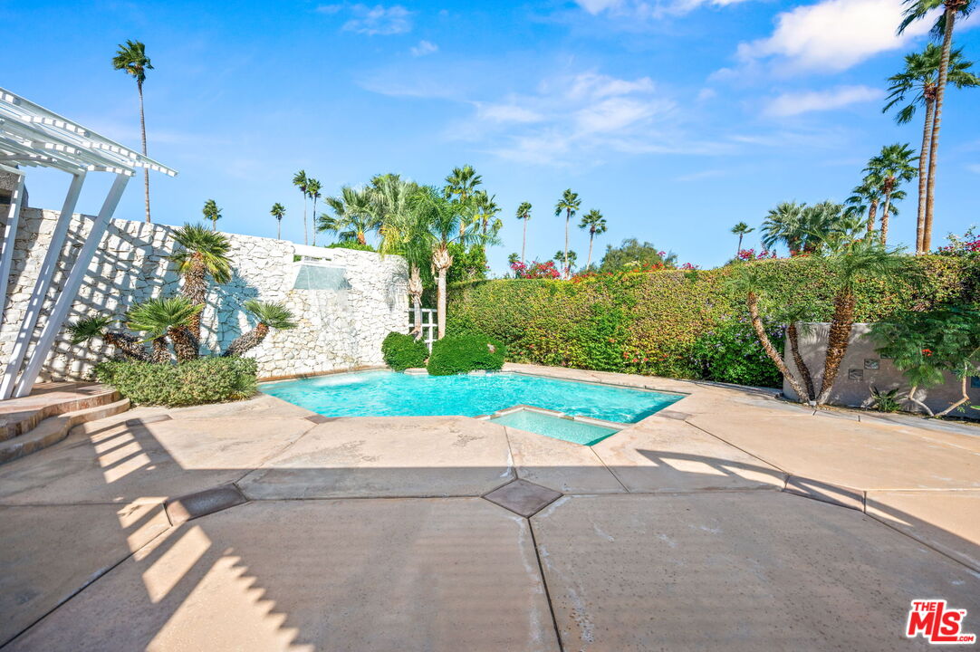 1650 E Murray Canyon Dr