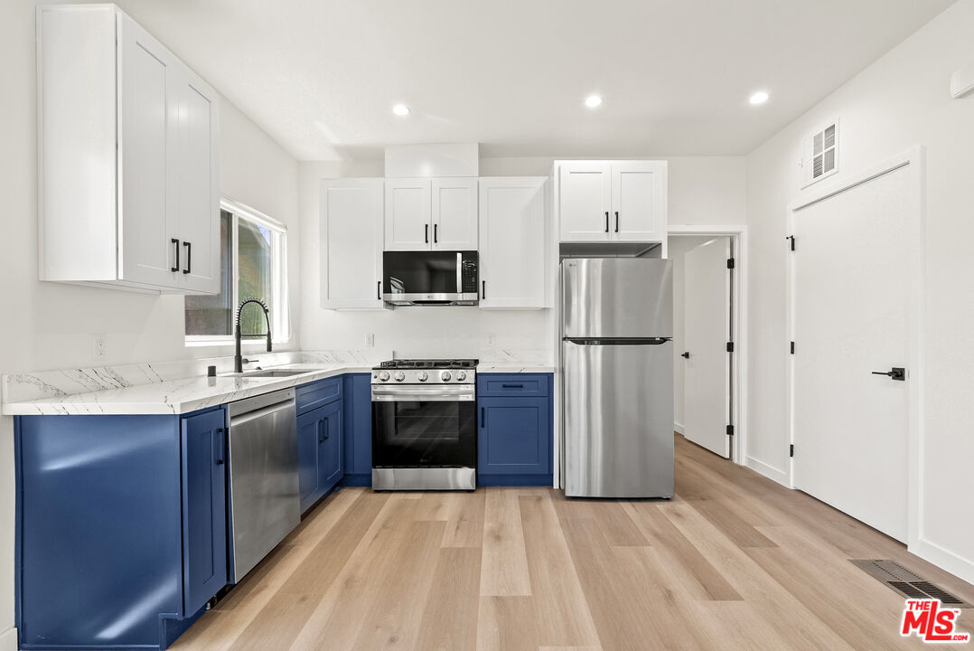 1305 Lucile Ave Unit: 1