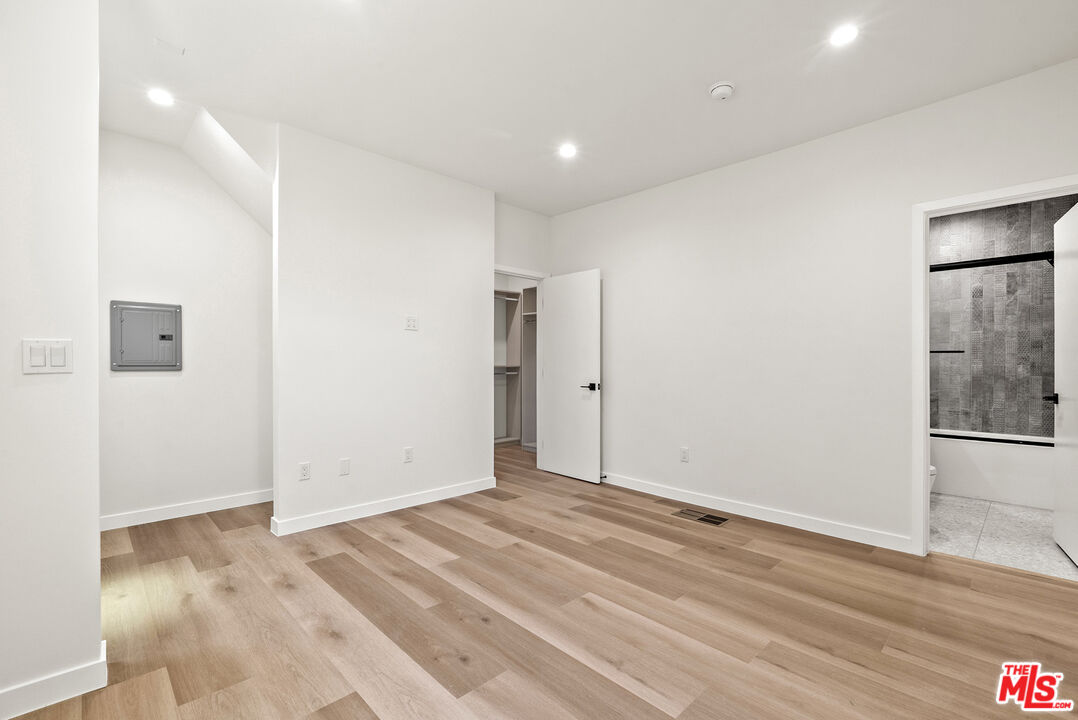 1305 Lucile Ave Unit: 1