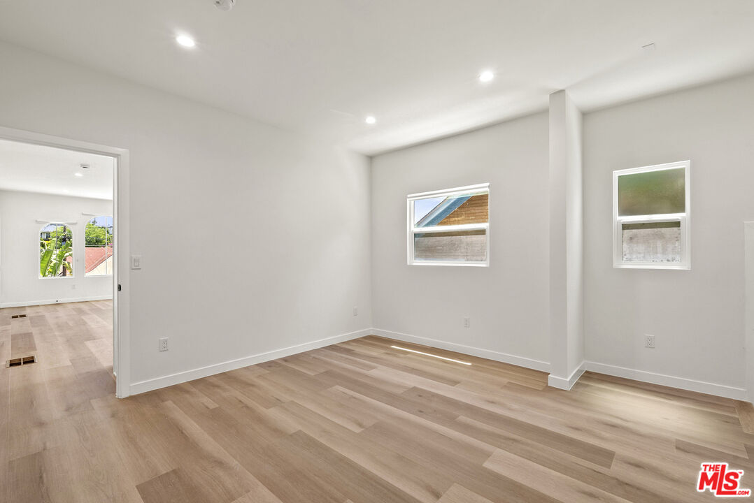 1305 Lucile Ave Unit: 1