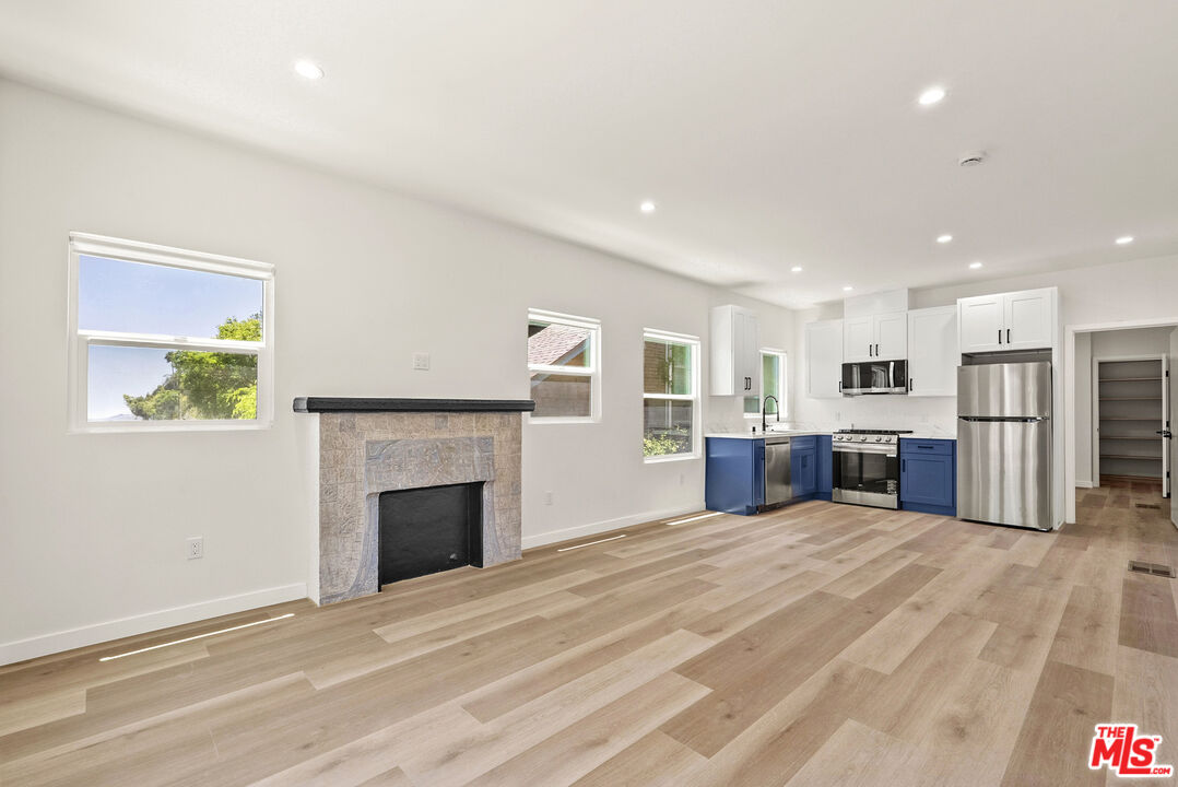 1305 Lucile Ave Unit: 1