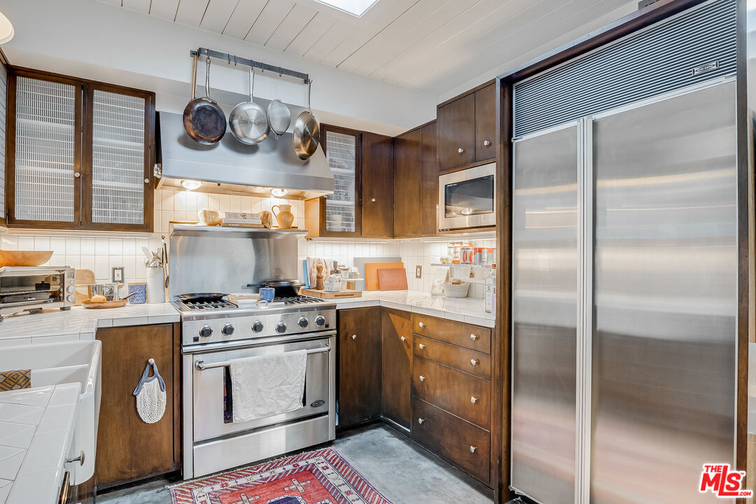 7979 Willow Glen Rd