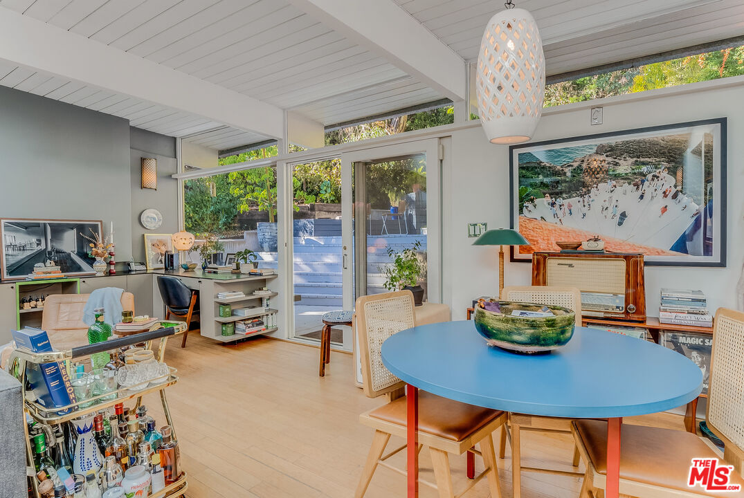 7979 Willow Glen Rd