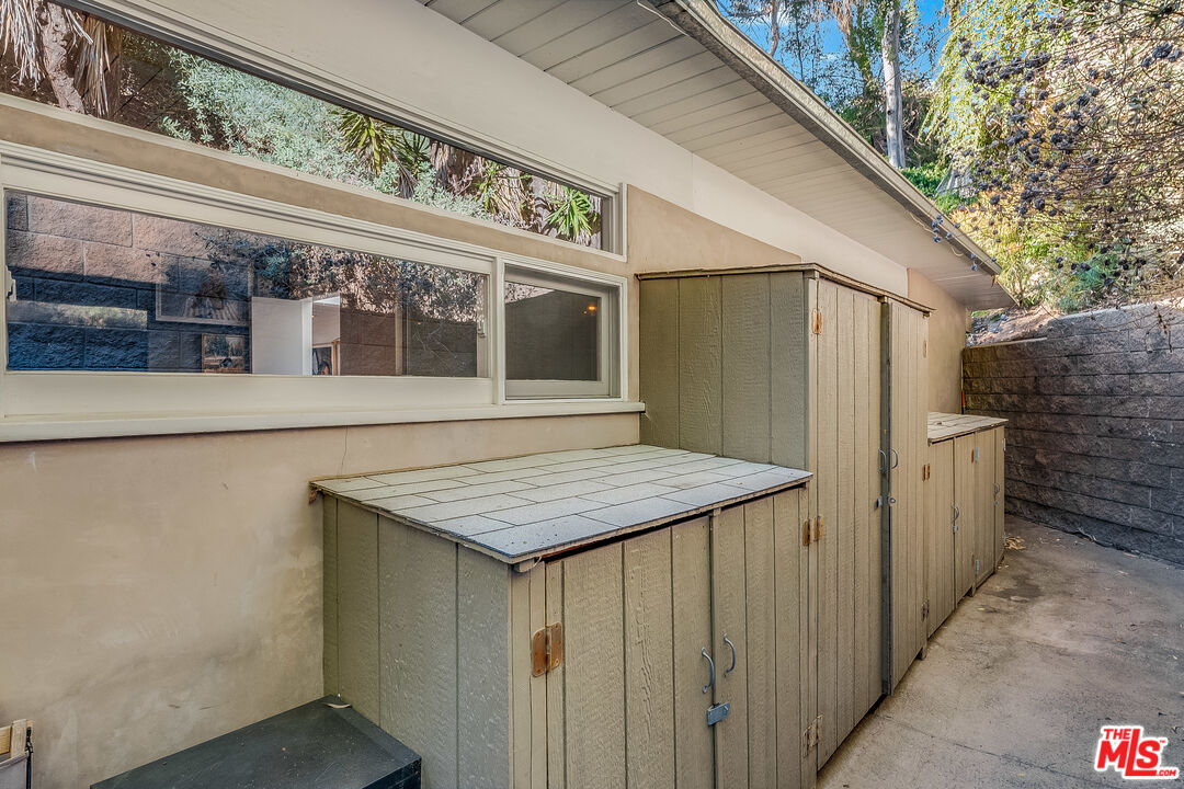 7979 Willow Glen Rd