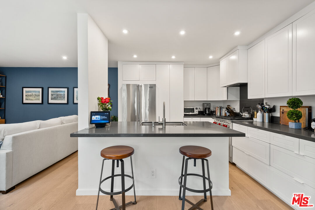 1930 Idaho Ave Unit: 3