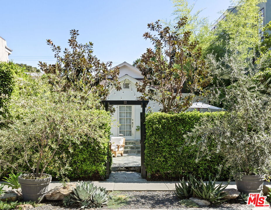 804 Westmount Dr