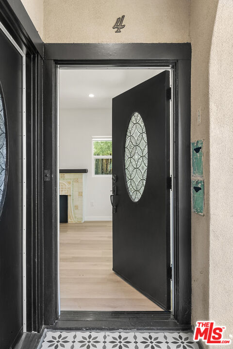 1305 Lucile Ave Unit: 4