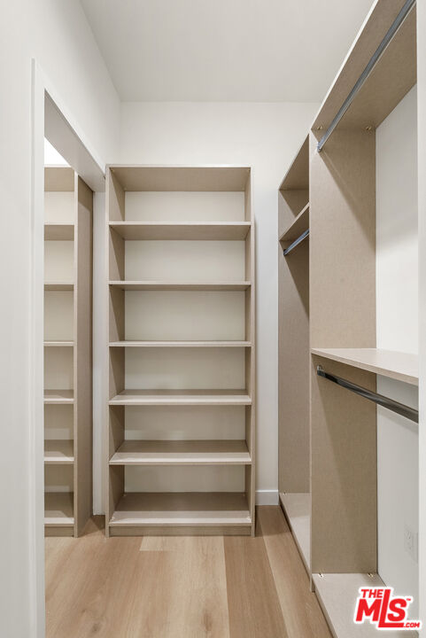 1305 Lucile Ave Unit: 4