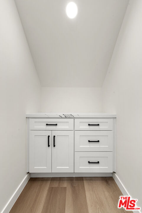 1305 Lucile Ave Unit: 4