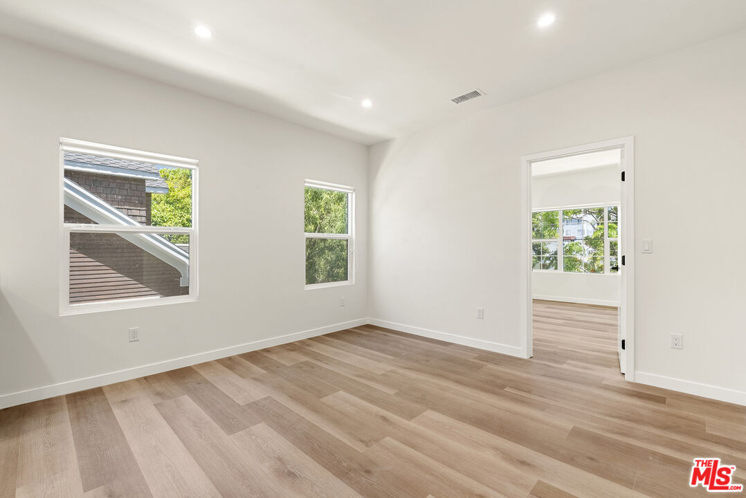 1305 Lucile Ave Unit: 3