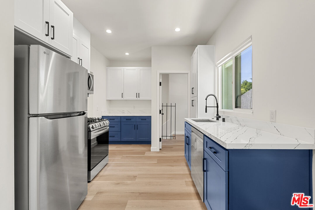 1305 Lucile Ave Unit: 3